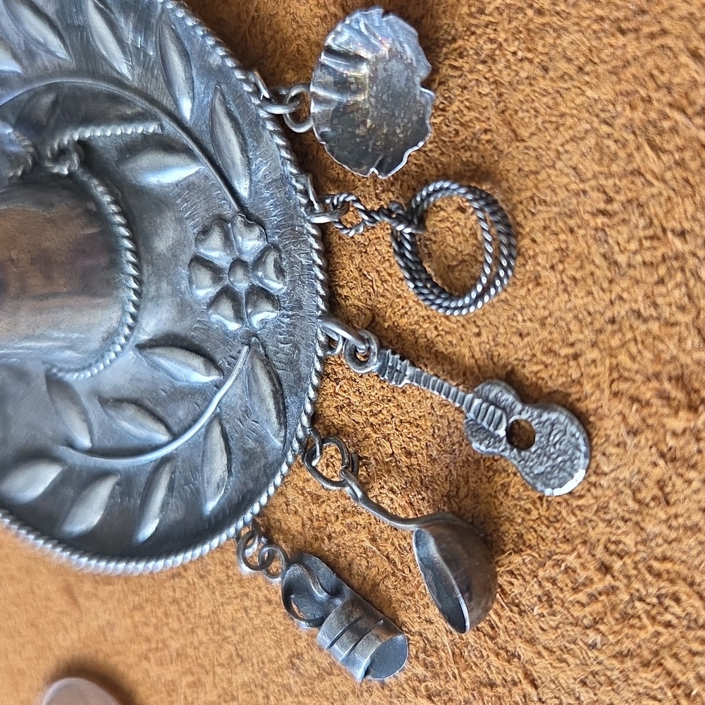 Vintage Mexico 925 Sterling Western Hat Sombrero Brooch Charms Guitar! 13 Grams - Picture 3 of 7